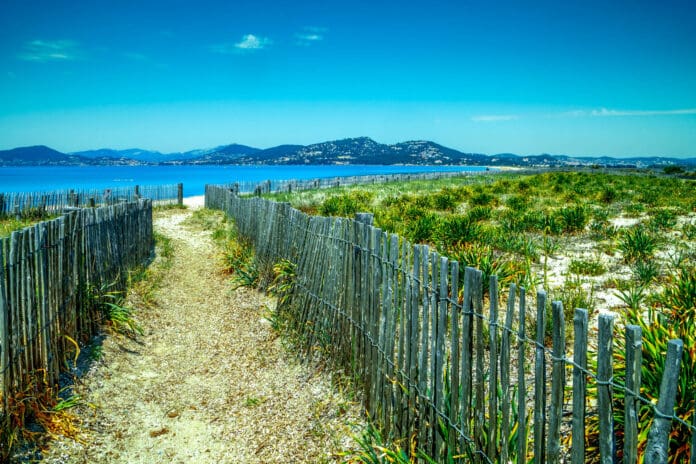 spiaggia costa azzurra