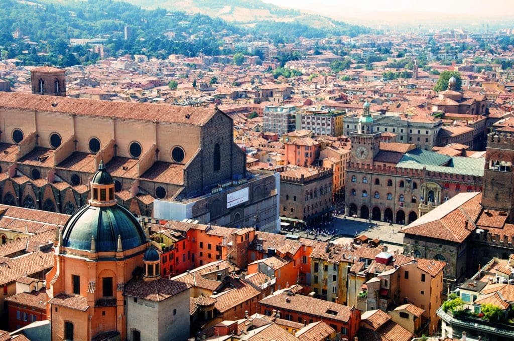 Bologna la Guida Completa per visitare la città dei portici