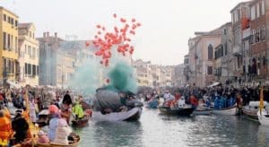 Festa-veneziana-sull'acqua