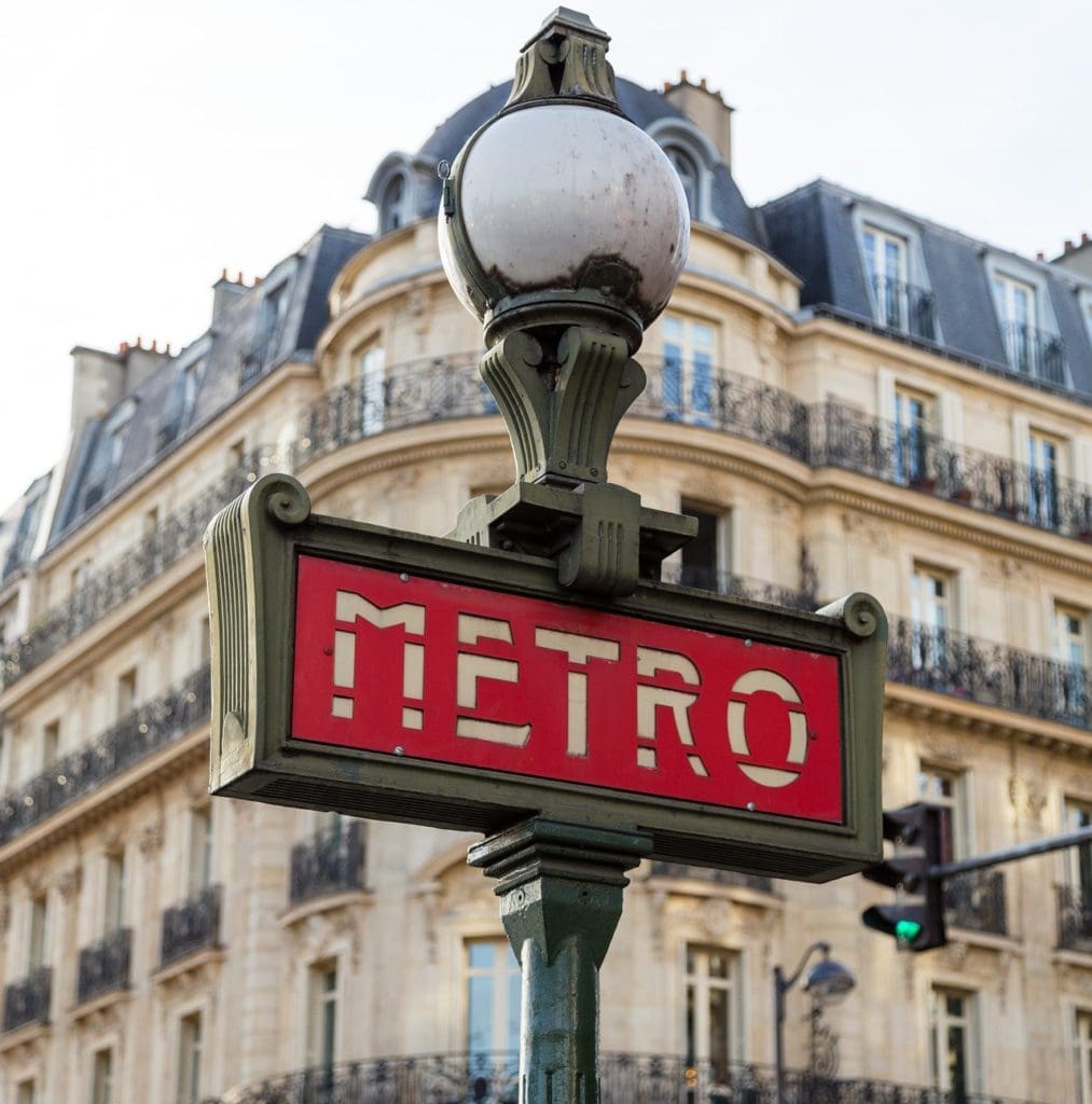 Simbolo metro parigi