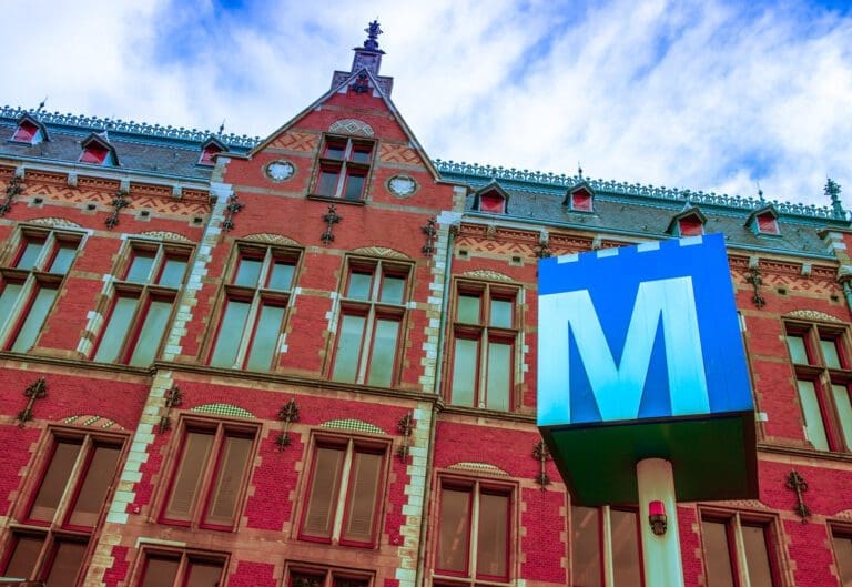 Metro di Amsterdam: mappa, biglietti, orari e altre info sui trasporti a Amsterdam