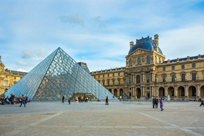 Museo dell'Louvre Parigi