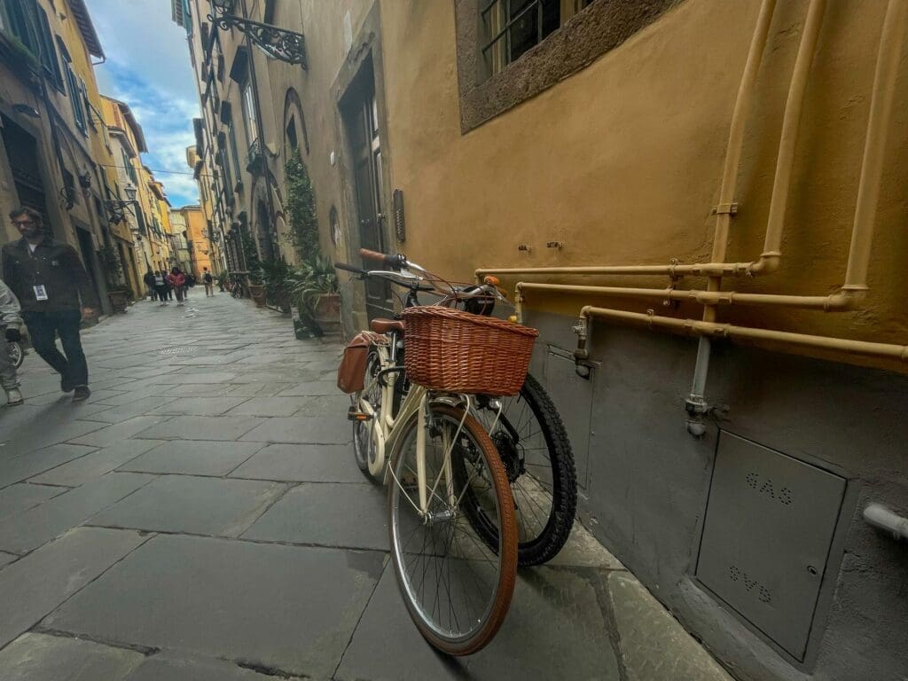 Una via del cento di Lucca