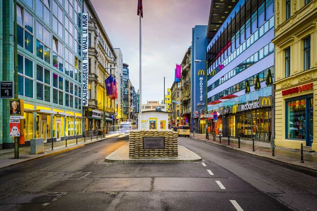 Checkpoint Charlie Berlino