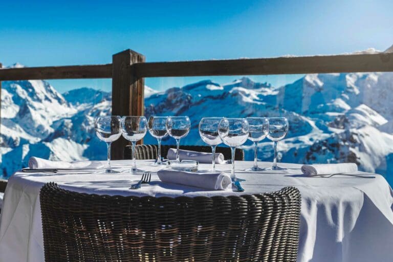 Esperienze culinarie alpine: dove gustare la migliore cucina di montagna in Italia