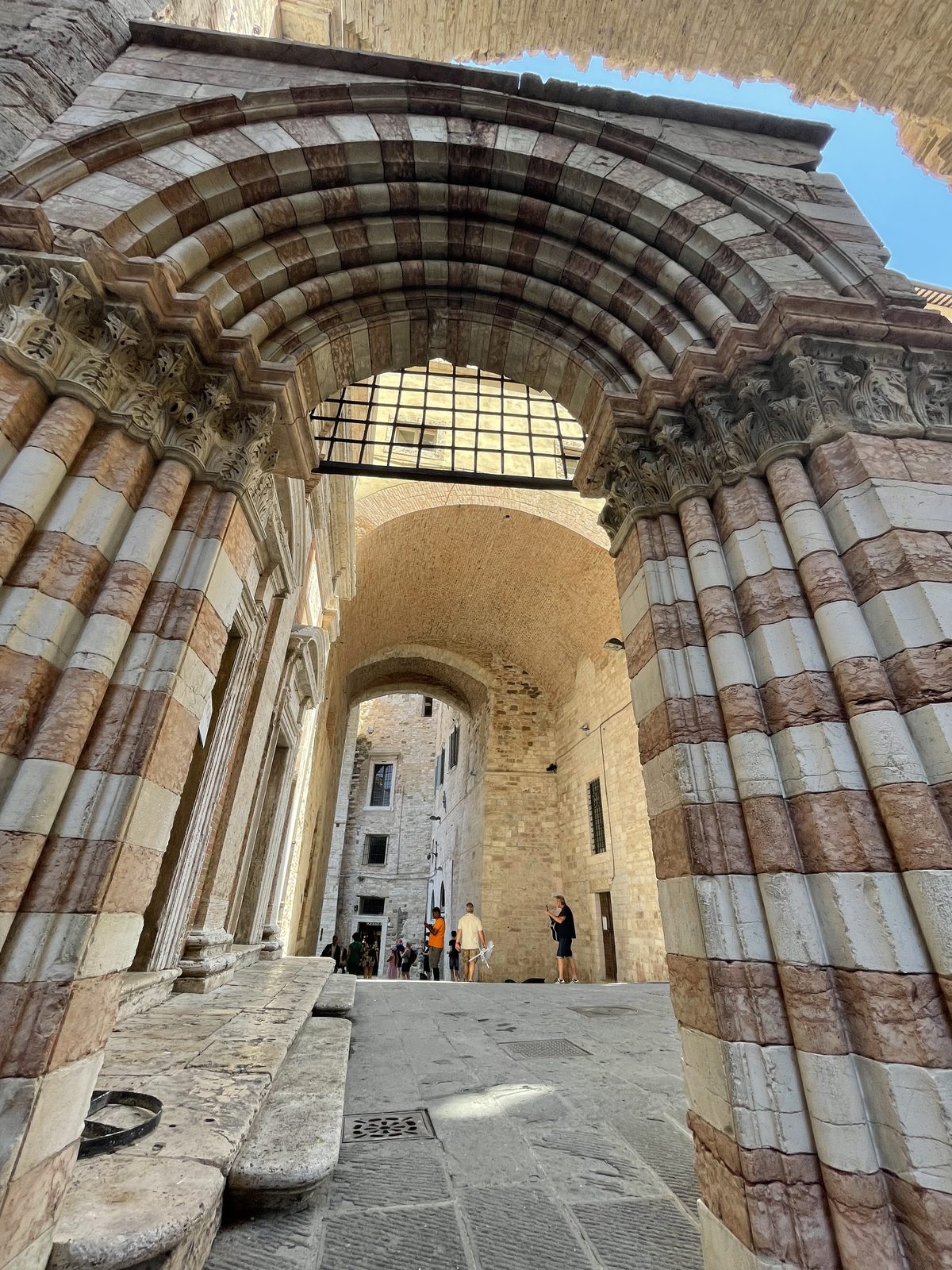 Arco gotico della Maestà delle Volte a Perugia